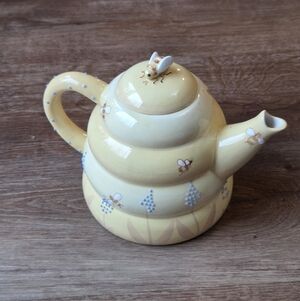 Vintage 1998 Ceramic Bumble Bee Teapot, "Buzz Buzz" by Deb Mores, Collector Item